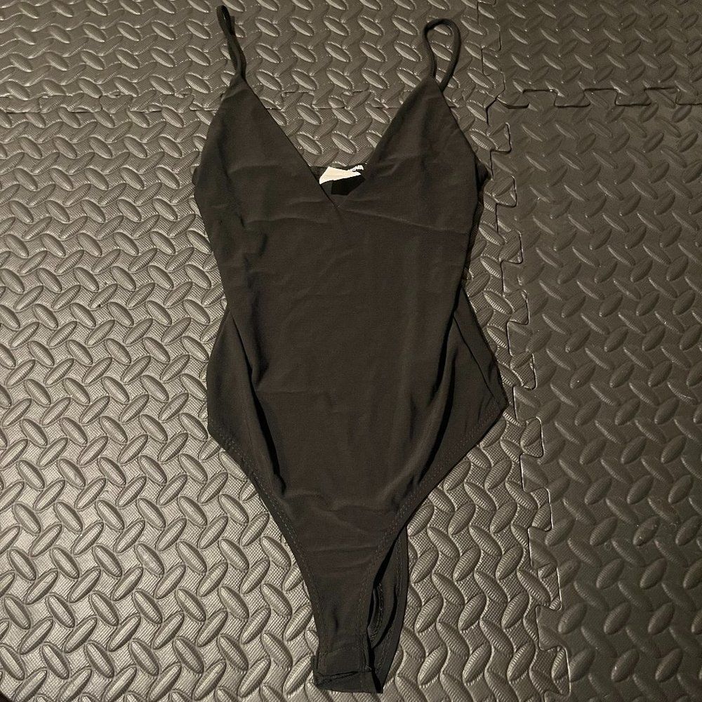 Fashion Nova Black bodysuit XS